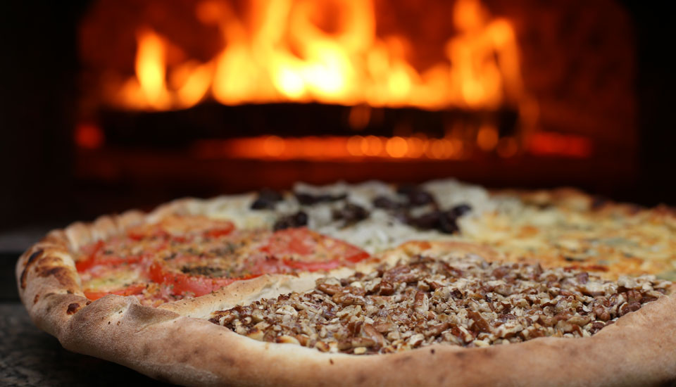 Pizza de Nozes — Mullino Pizzeria